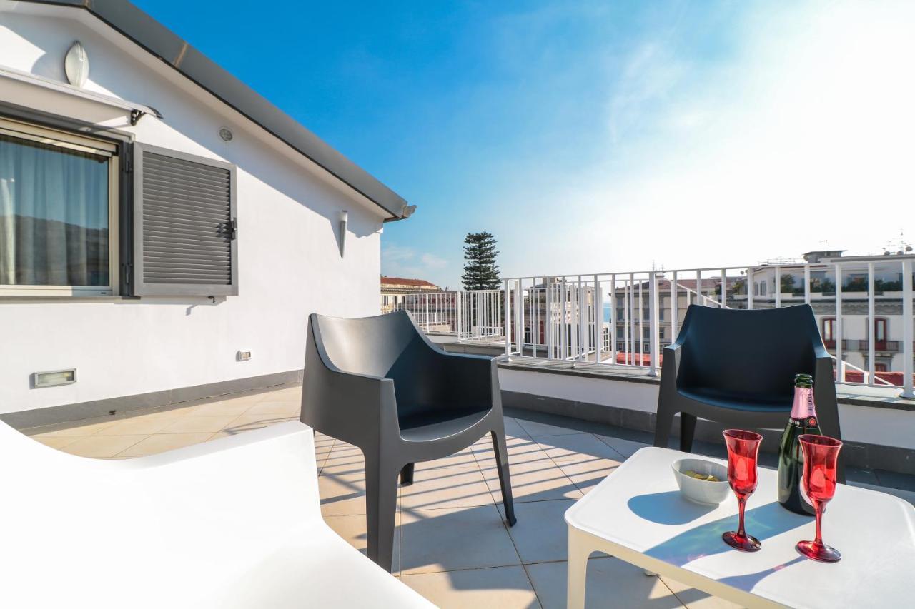 Terrazze Del Lungomare Bed & Breakfast Наполи Екстериор снимка